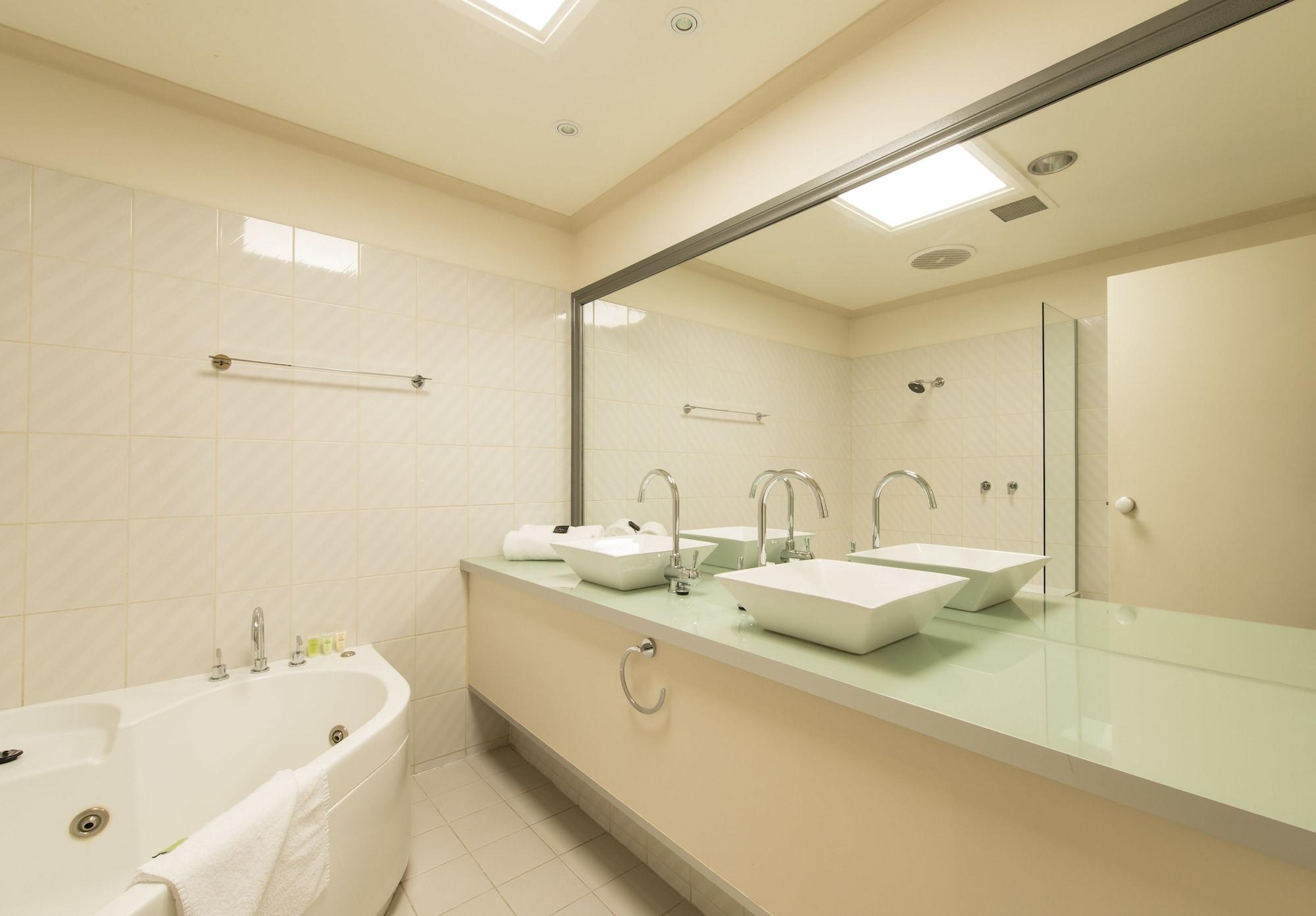 Beau Monde International Hotel 4*
