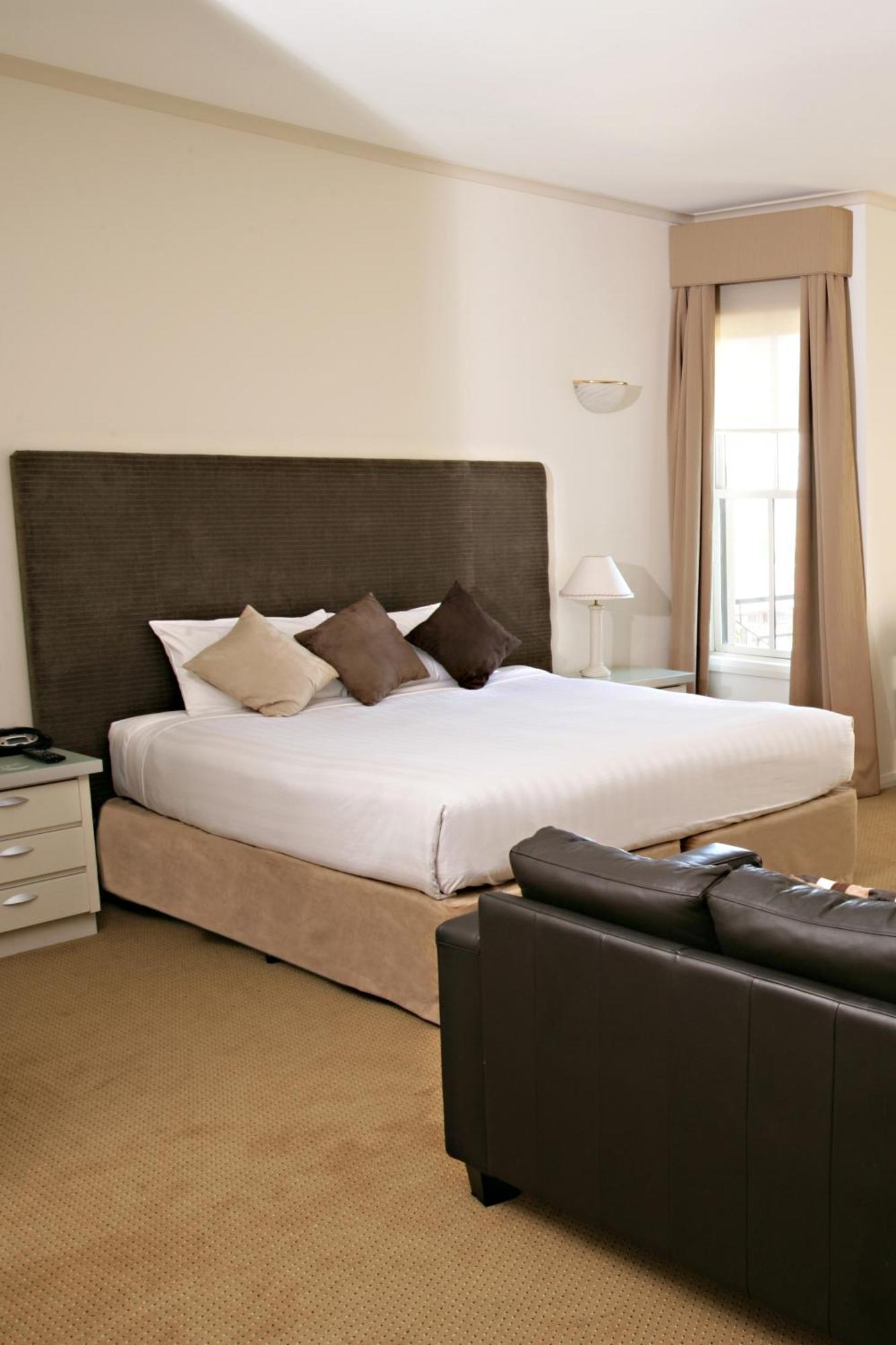 Beau Monde International Hotel Doncaster East