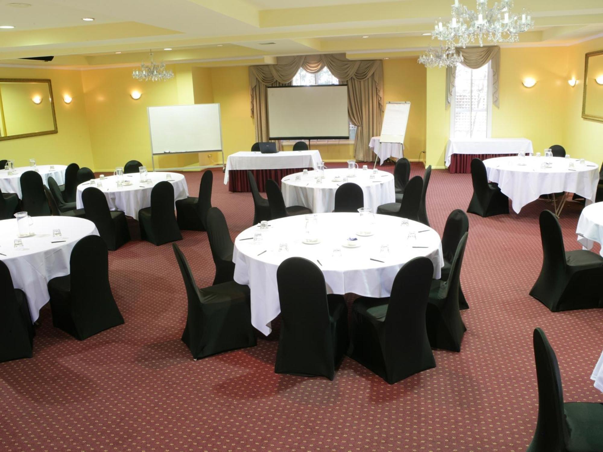 Beau Monde International Hotel 4*